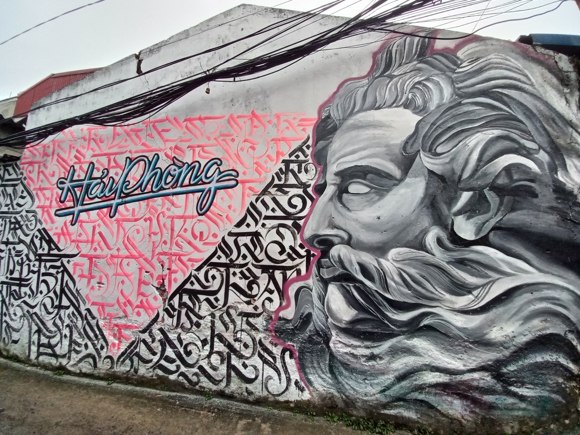 Thợ xăm hình bỏ tiền túi vẽ tranh, biến ngõ nhỏ thành điểm checkin cực chất - 5 Thợ xăm hình bỏ tiền túi vẽ tranh, biến ngõ nhỏ thành điểm checkin cực chất - 5