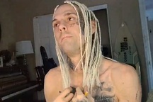 Hình ảnh bệ rạc của Aaron Carter khiến fans chán ngán