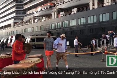 Đà Nẵng đón đoàn khách du lịch tàu biển "xông đất" cảng Tiên Sa dịp Tết nguyên đán Canh Tý 2020