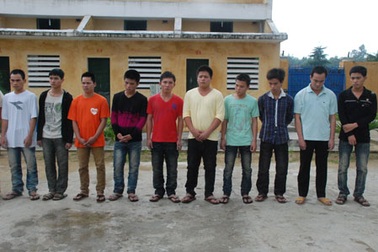 Khởi tố hình sự 11 thanh niên đập phá nhà dân