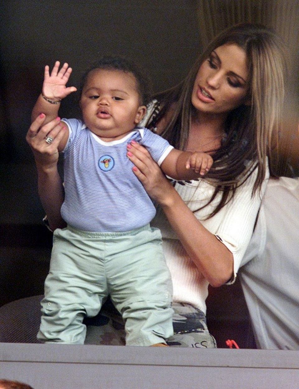 Katie Price tiết lộ con trai đập phá khi bị cấm ăn - 8 Katie Price tiết lộ con trai đập phá khi bị cấm ăn - 8