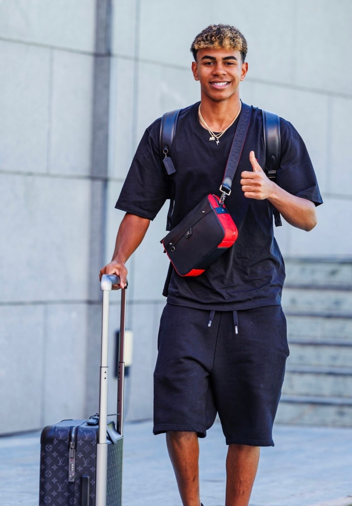 Youngest player at Euro 2024: Trying to score goals while doing homework - 5 Cầu thủ trẻ nhất Euro 2024: Vừa cố gắng săn bàn, vừa làm bài tập về nhà - 5
