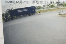 Tài xế container với màn quay đầu xe kiểu "giết người"