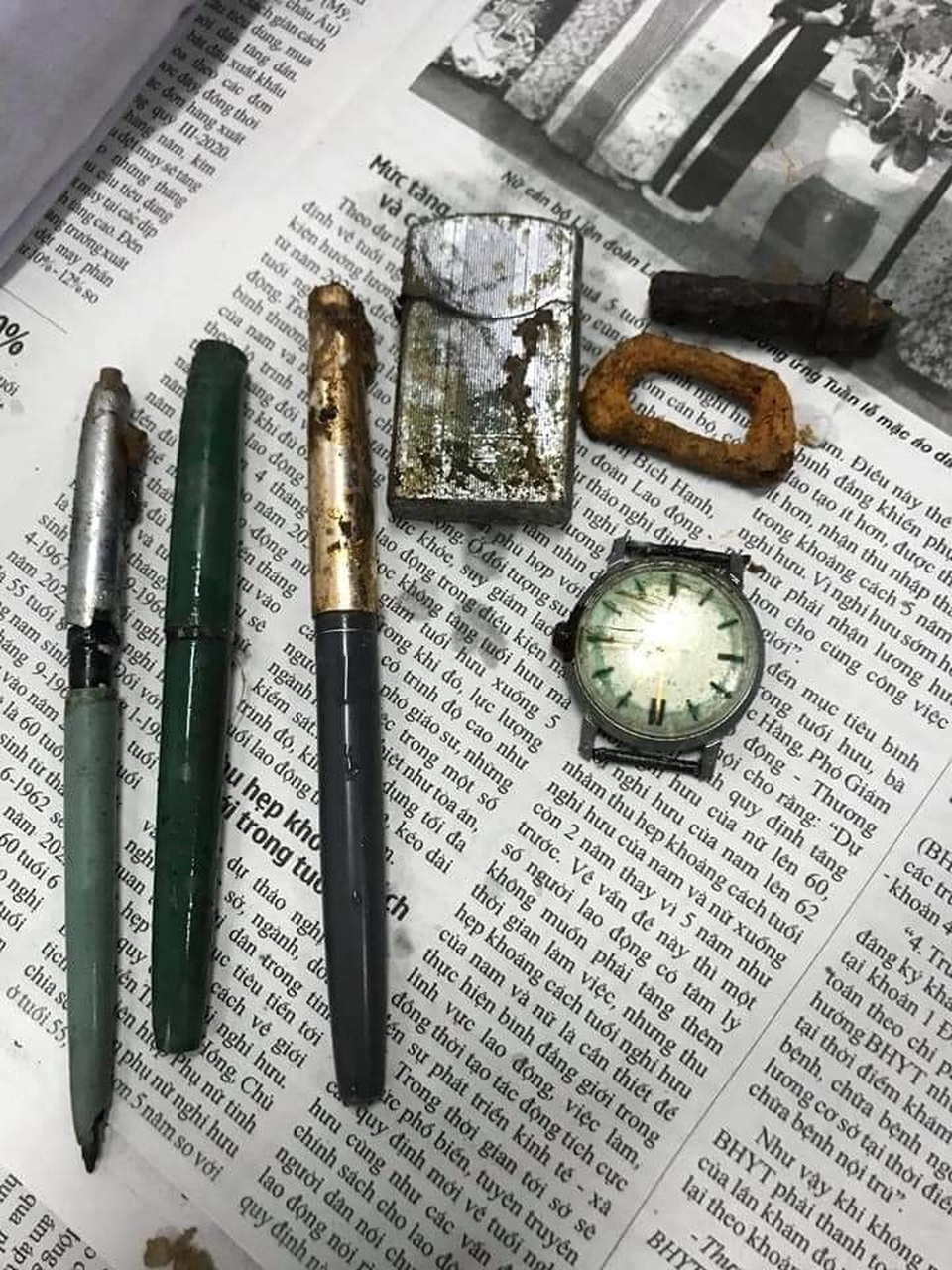 Tìm thấy nhiều hài cốt nghi là của liệt sĩ và di vật trong khu mộ tập thể - 3 Tìm thấy nhiều hài cốt nghi là của liệt sĩ và di vật trong khu mộ tập thể - 3