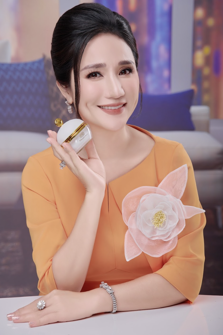 Nghệ sĩ Cát Tường tiết lộ bí quyết làm mờ nám da ở phụ nữ trên 40 tuổi - 1