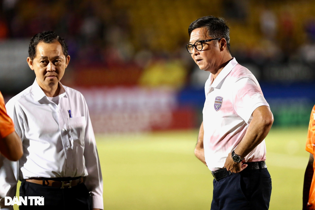 Lý do HLV Lê Huỳnh Đức chưa nói đến ngôi vô địch V-League cùng Bình Dương - 1 Lý do HLV Lê Huỳnh Đức chưa nói đến ngôi vô địch V-League cùng Bình Dương - 1