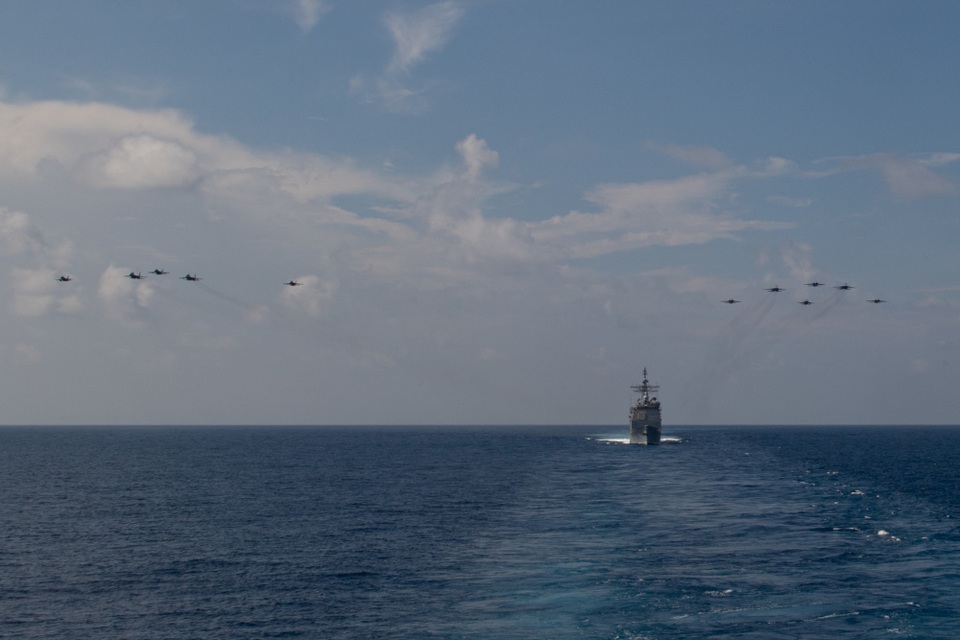 Tàu sân bay Mỹ diễn tập với tiêm kích Su-30 Malaysia trên Biển Đông - 5 Tàu sân bay Mỹ diễn tập với tiêm kích Su-30 Malaysia trên Biển Đông - 5
