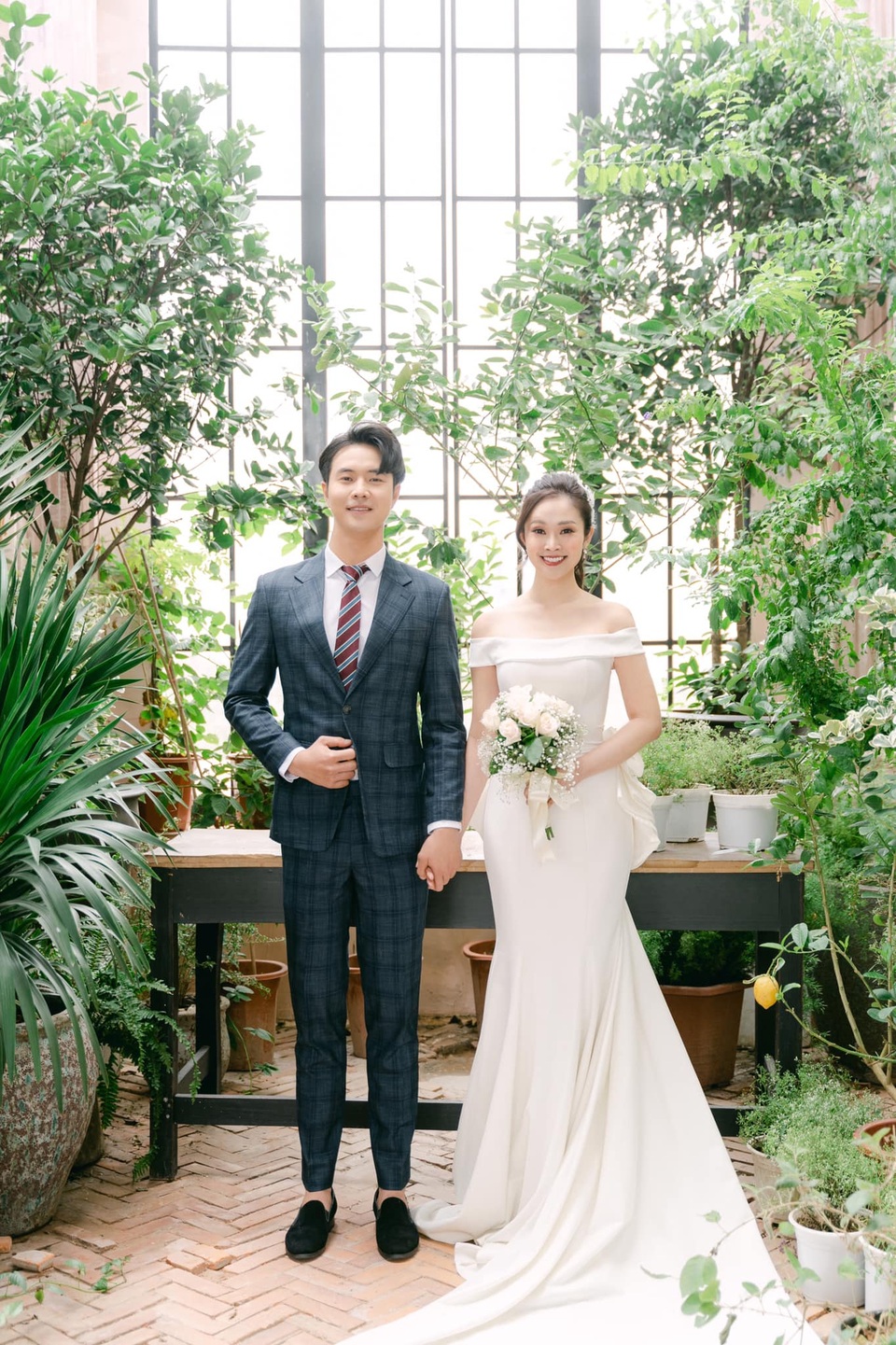Ảnh cưới đẹp lung linh của MC Thùy Linh VTV với chồng kém 5 tuổi - 3 Ảnh cưới đẹp lung linh của MC Thùy Linh VTV với chồng kém 5 tuổi - 3