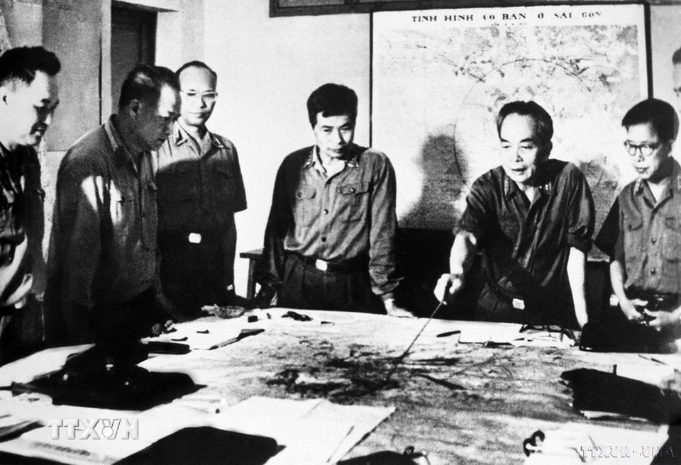Những bức điện lịch sử trong chiến dịch Hồ Chí Minh vĩ đại - 2 Những bức điện lịch sử trong chiến dịch Hồ Chí Minh vĩ đại - 2