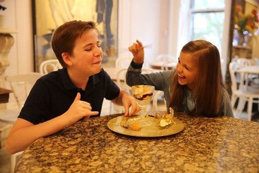 Choáng với kỳ nghỉ tiêu tiền “không tiếc tay” của con nhà tỷ phú