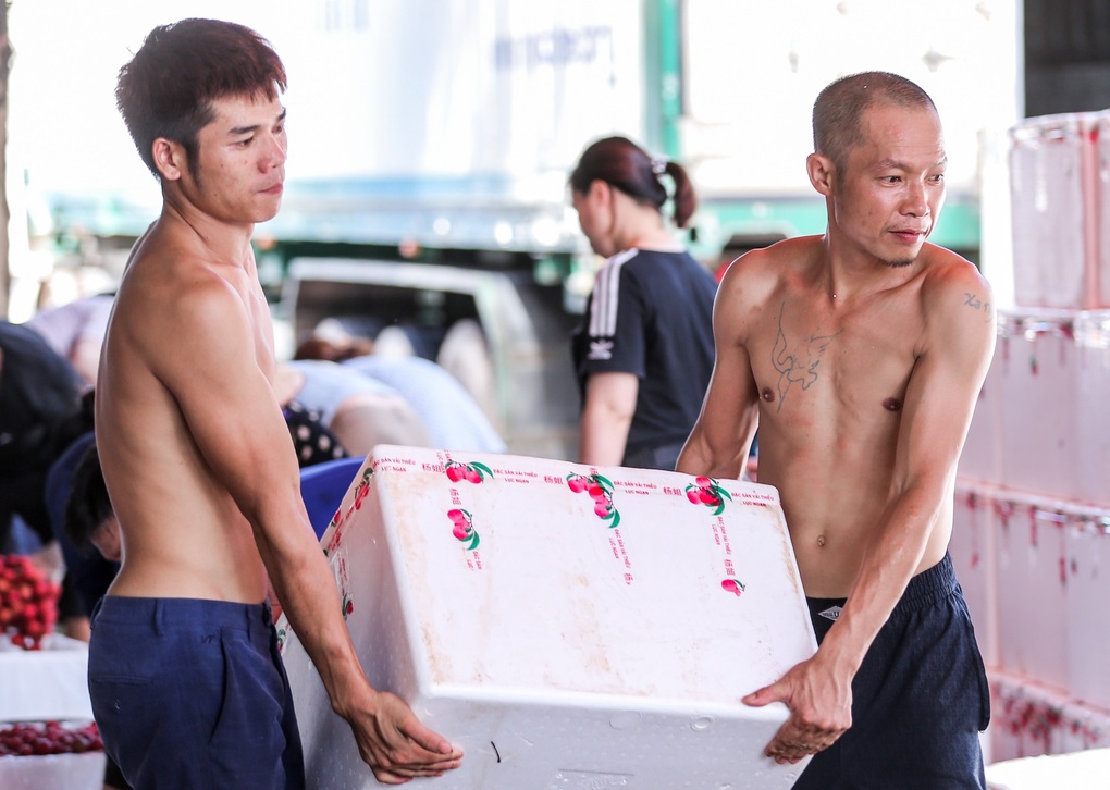 Kiếm tiền triệu mỗi ngày nhờ công việc ăn theo mùa vải - 3 Kiếm tiền triệu mỗi ngày nhờ công việc ăn theo mùa vải - 3
