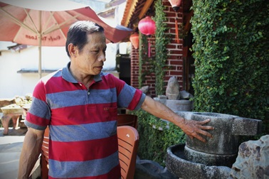 "Bảo tàng" cổ vật quý hiếm của thầy giáo làng