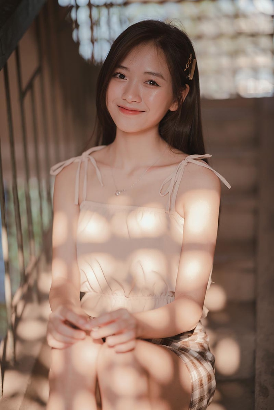 Nét đẹp trong veo, nhẹ nhàng tựa nắng mai của nữ sinh trường Y - 11 Nét đẹp trong veo, nhẹ nhàng tựa nắng mai của nữ sinh trường Y - 11