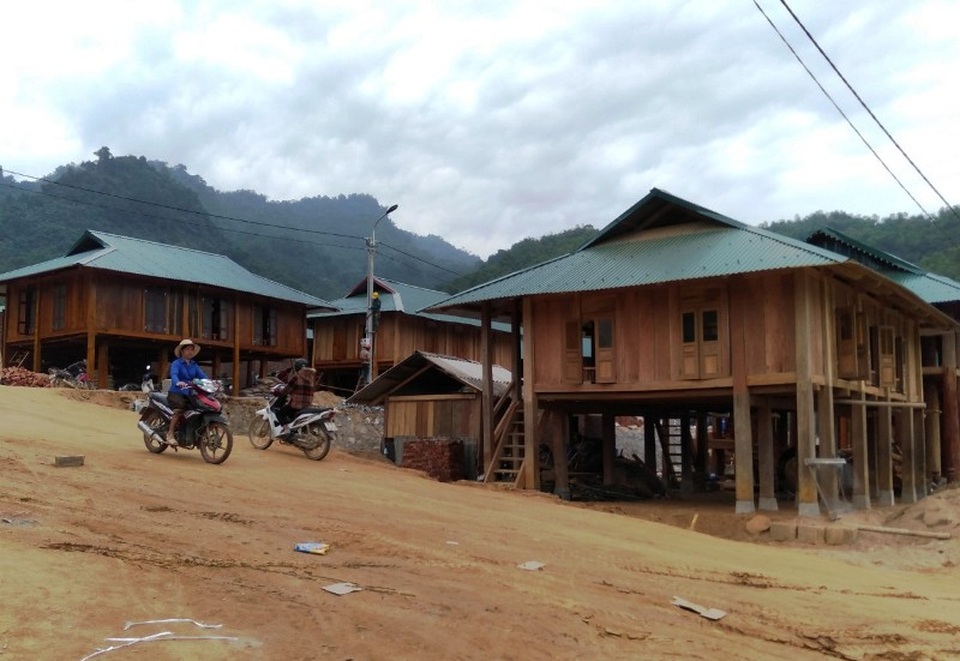 Bản làng vùng biên từng bị lũ cuốn trôi đã có khu tái định cư đẹp như tranh - 7 Bản làng vùng biên từng bị lũ cuốn trôi đã có khu tái định cư đẹp như tranh - 7