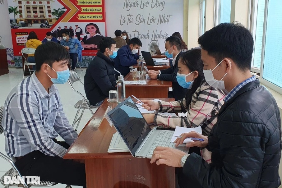 Chuyện chọn việc của người lao động giữa thời xăng tăng, giá cả leo thang - 6 Chuyện chọn việc của người lao động giữa thời xăng tăng, giá cả leo thang - 6