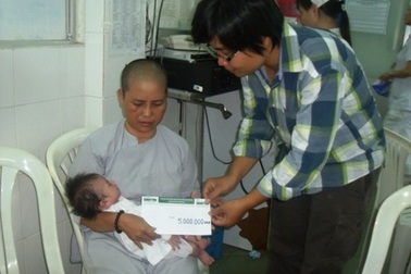 Bé Nhân Đức được chuyển qua BV Nhi Đồng 2