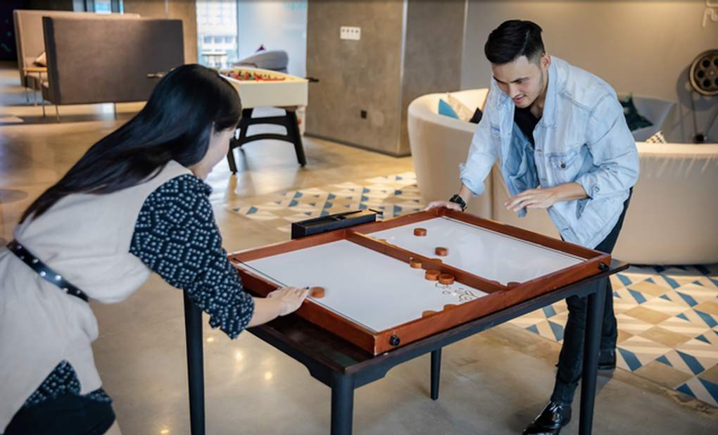 Trở về tuổi thơ với loạt game nhảy lò cò, cờ búng, ô ăn quan ở SOJO Hotels - 5 Trở về tuổi thơ với loạt game nhảy lò cò, cờ búng, ô ăn quan ở SOJO Hotels - 5