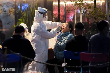 Sáng 28/12, F0 cộng đồng khắp các tỉnh, tiêm chủng tỉ lệ cao trên thế giới