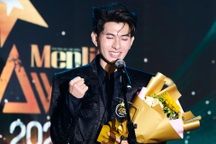 Nguyễn Minh Công nhận giải NTK của năm, kể việc đưa văn hóa vào thời trang