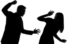 Hành hung em gái ruột, người đàn ông bị phạt 15 triệu đồng