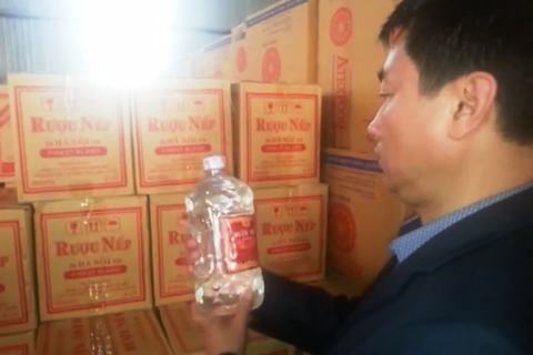 Vụ 4 người tử vong do rượu: Lượng methanol trong rượu “xịn” cao gấp 2.000 lần