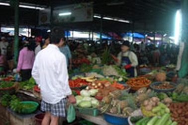 Thực phẩm không “hạ nhiệt” theo giá xăng