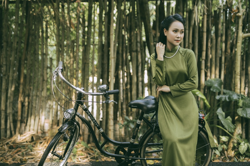Nhật Thảo - Học trò Anh Thơ vừa ra mắt album đã bán hết 2000 đĩa - 1 Nhật Thảo - Học trò Anh Thơ vừa ra mắt album đã bán hết 2000 đĩa - 1