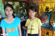 Cha mẹ mất, chị động kinh, em gái lớp 5 nói "học thêm năm nữa rồi… ở nhà"