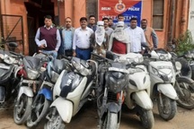 Bị bạn gái chê không có xe máy, đi trộm hẳn… 8 cái để gây ấn tượng