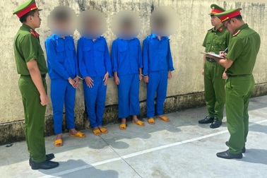 Nhóm học sinh lừa đảo bằng chiêu trò "hỗ trợ lấy lại tiền"