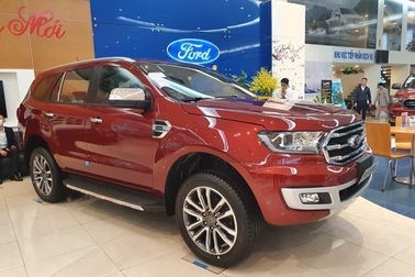 Tháng cô hồn, giá ô tô giảm mạnh tới 200 triệu đồng