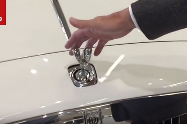 Vì sao không thể vặt trộm biểu tượng xe Rolls-Royce?