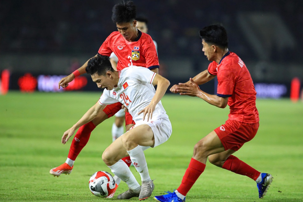 Chuyên gia: Hóa giải các pha ném biên, tuyển Việt Nam sẽ thắng Indonesia - 9 Chuyên gia: Hóa giải các pha ném biên, tuyển Việt Nam sẽ thắng Indonesia - 9