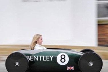 Ô tô chạy điện đầu tiên của Bentley