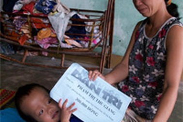 Quà của bạn đọc đến với cô bé bị não úng thuỷ