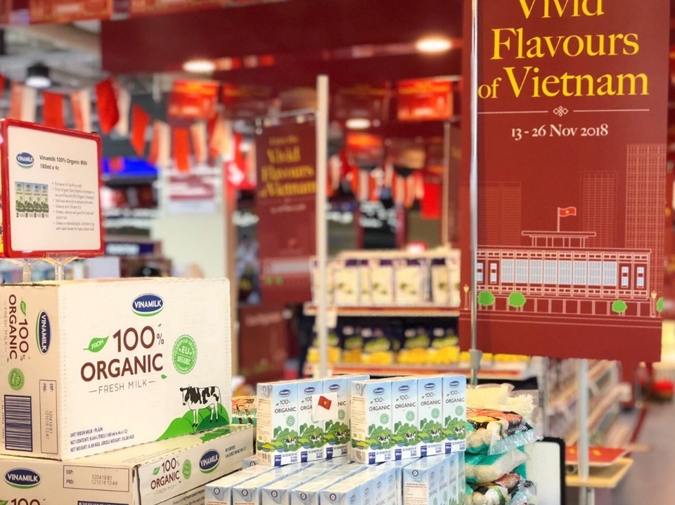 Sữa tươi organic của Vinamilk dành được cảm tình của người dân “đảo quốc sư tử” - 4 Sữa tươi organic của Vinamilk dành được cảm tình của người dân “đảo quốc sư tử” - 4