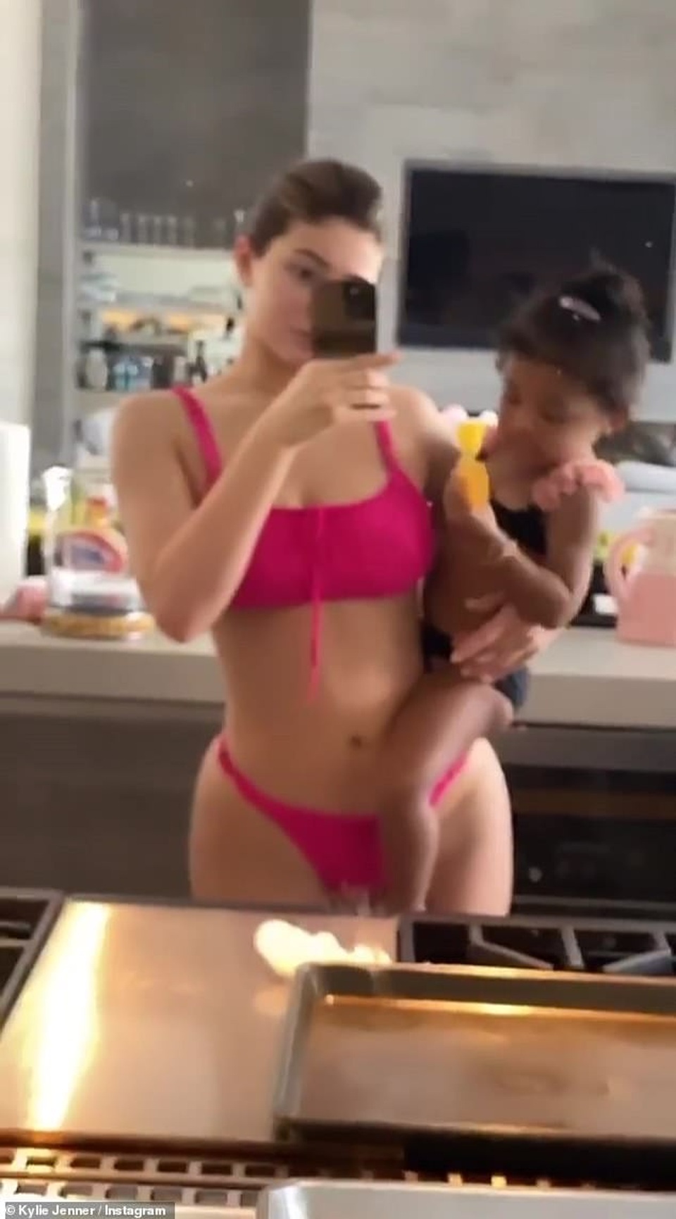Kylie Jenner nghỉ lễ Phục sinh bên bạn trai cũ - 6 Kylie Jenner nghỉ lễ Phục sinh bên bạn trai cũ - 6
