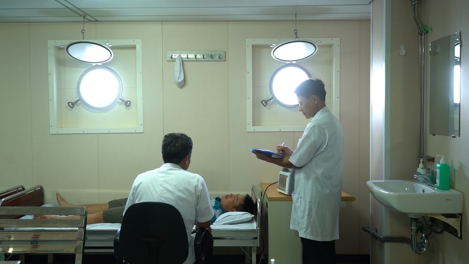 Tâm sự của thủy thủ con tàu đặc biệt - Bệnh viện trên biển - 8 Tâm sự của thủy thủ con tàu đặc biệt - Bệnh viện trên biển - 8