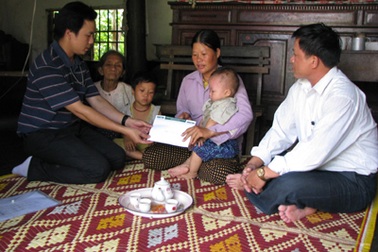 Quà nhân ái tiếp tục đến với hai hoàn cảnh bi đát