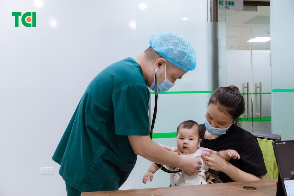 Dính phanh lưỡi: thủ phạm khiến trẻ khó bú, chậm nói - 1 Dính phanh lưỡi: thủ phạm khiến trẻ khó bú, chậm nói - 1