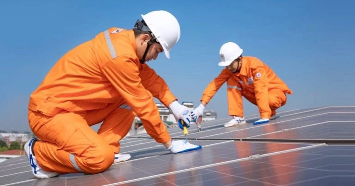 View - Đề xuất điện mặt trời mái nhà được bán công suất thừa lên lưới | Báo Dân trí