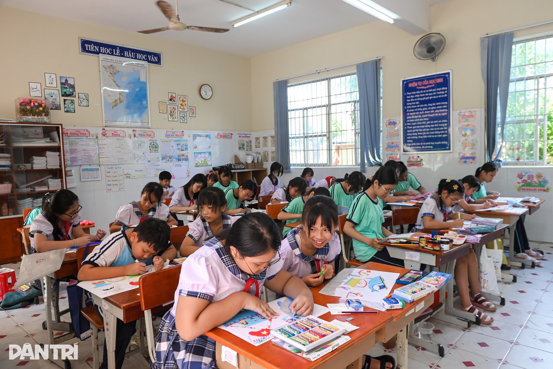 Gần 200 họa sĩ nhí khoe tài vẽ tranh chào Lễ hội Nghinh Ông Cần Giờ - 9