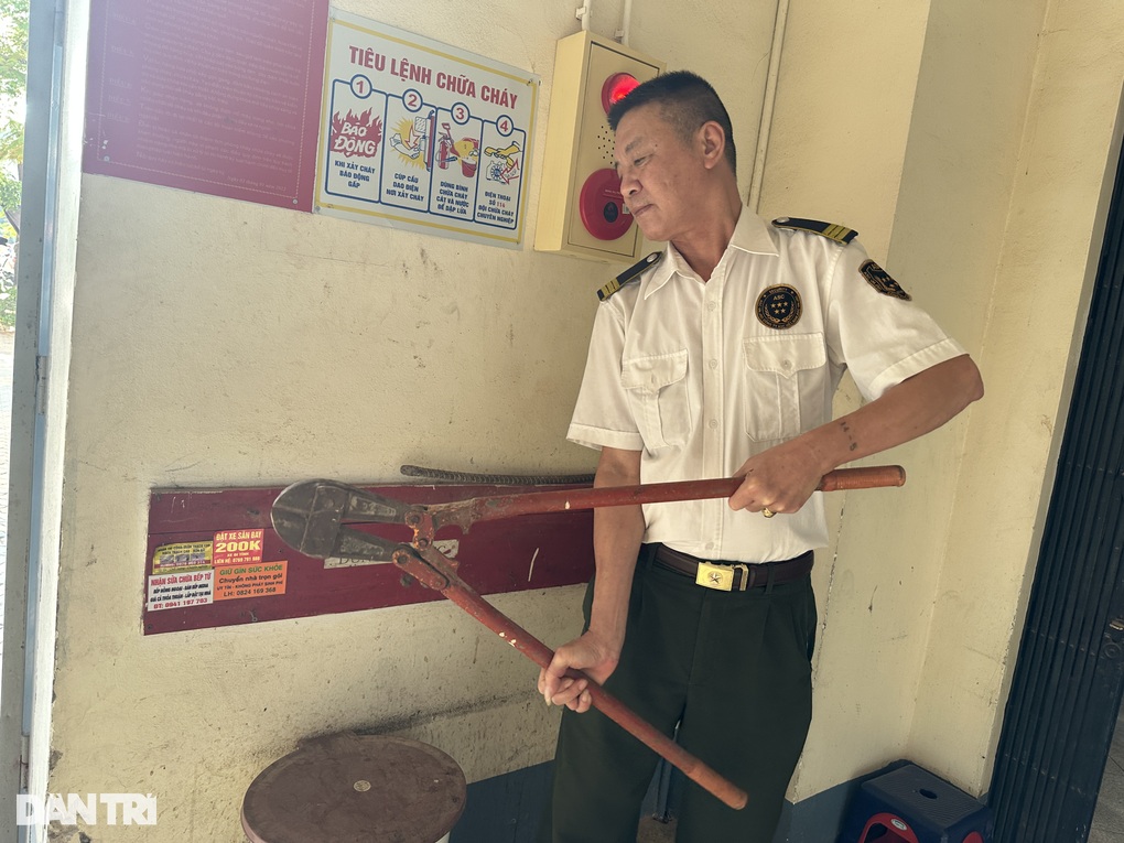 Hà Nội: Hàng loạt họng nước cứu hỏa vô dụng - 6 Hà Nội: Hàng loạt họng nước cứu hỏa vô dụng - 6