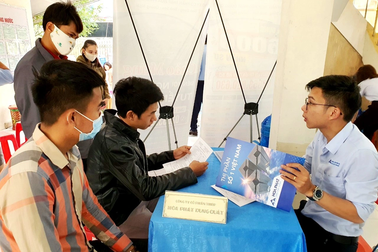 Phấn đấu tạo 16.000 việc làm mới, xóa 3.000 hộ nghèo