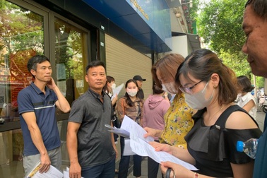 Vụ đề thi toán 10 Hà Nội in mờ: Thí sinh hỏi, giám thị trả lời là "dấu trừ"