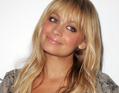 Nicole Richie đã sinh con trai