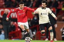 Gary Neville dự đoán Liverpool vô địch Premier League nhờ... Man Utd