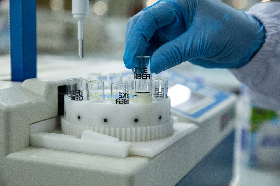 Sữa Cô gái Hà Lan tự hào có nguồn sữa nguyên liệu lớn và an toàn hơn chuẩn 11 lần - 5