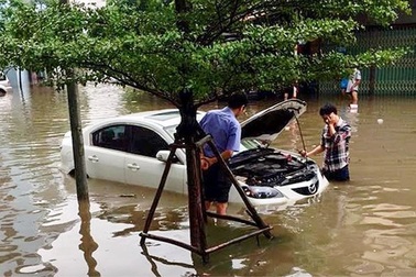 Xe ngập nước nhưng không nổ máy, không di chuyển thì có bị hỏng?