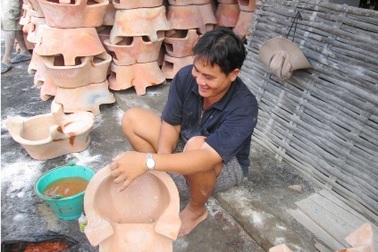 Bếp điện, bếp gas… “giết chết” nghề làm cà ràng (lò đất) truyền thống